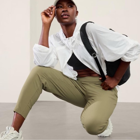 athleta trekkie north high mid rise jogger in maroon red - Picture 2 of 6